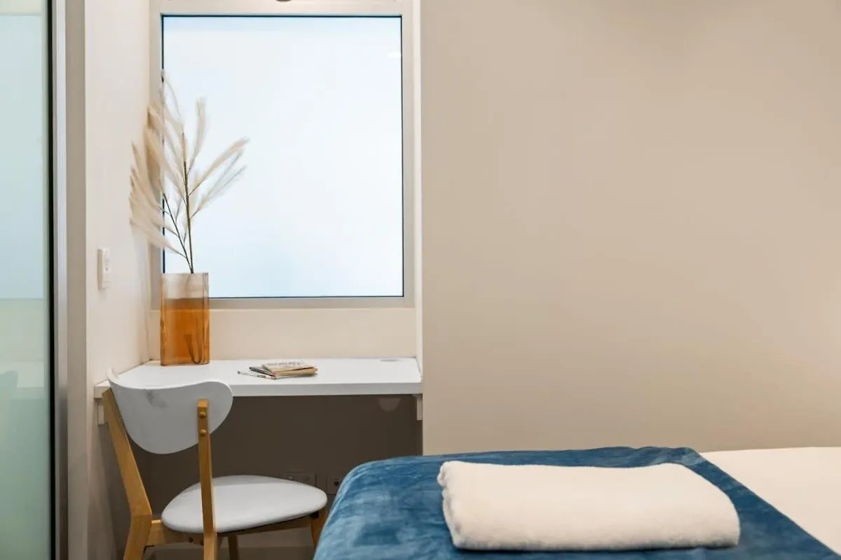 2Br Cbd Apt Swimming Pool Sauna Spa Cbd Adelaide 0*,  Australia