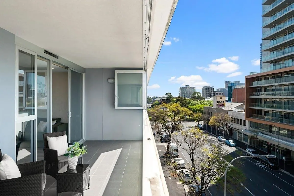 2Br Cbd Apt Swimming Pool Sauna Spa Cbd Adelaide 0*,  Australia